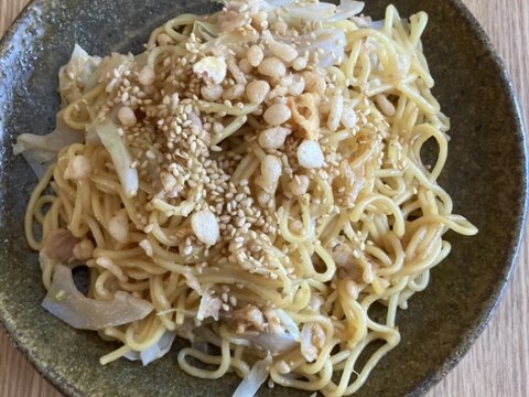 キャベツとレンコン、ツナの焼きそば